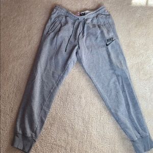 Nike Just Do It. Gray Jogger Sweatpants